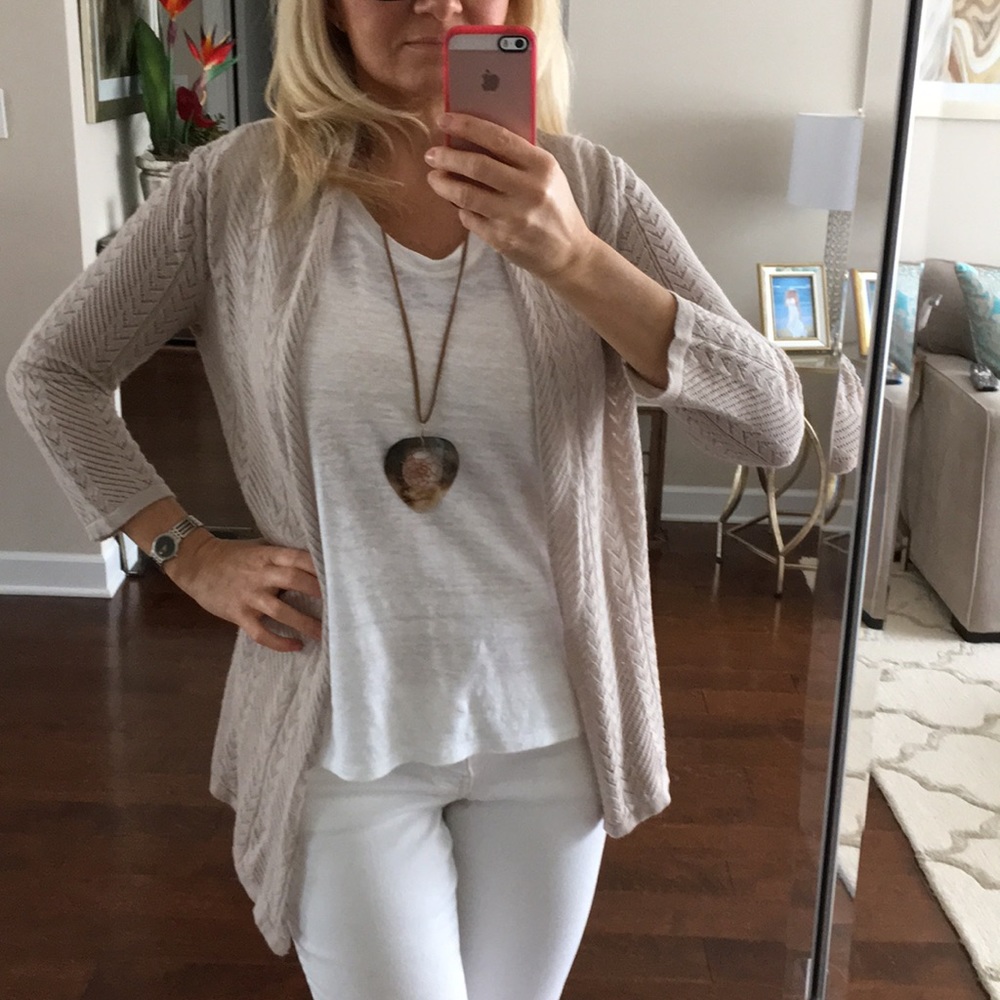 New listing 🎉Beige Cardigan